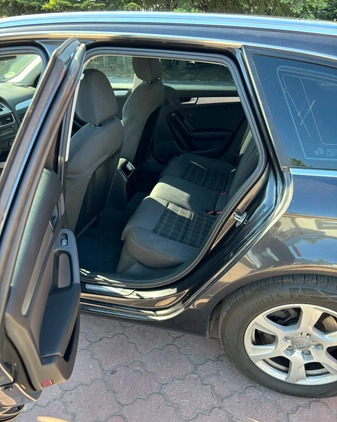 Audi A4 cena 31900 przebieg: 209000, rok produkcji 2011 z Radom małe 137